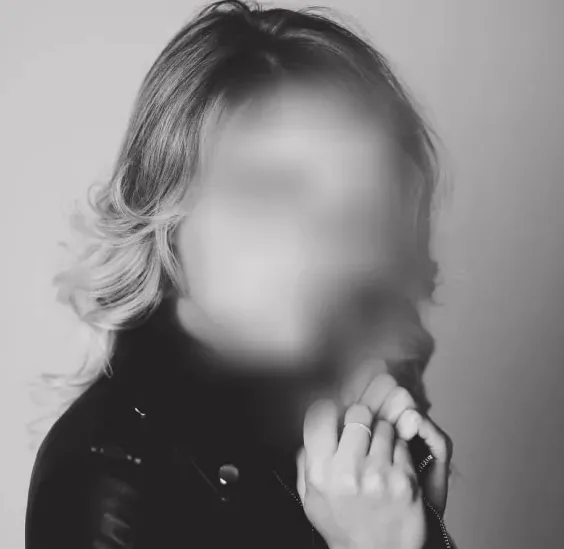 Angela, 33