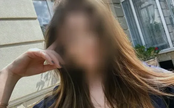 Aya, 19