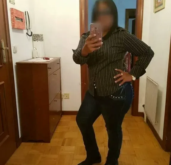 Eva, 39