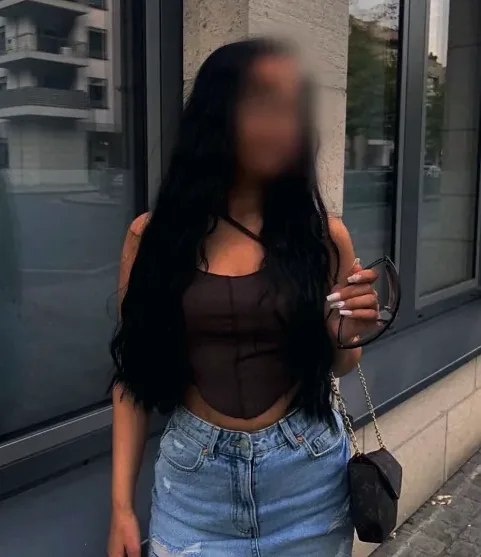 Fleur, 19