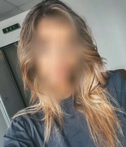 Lauren, 32