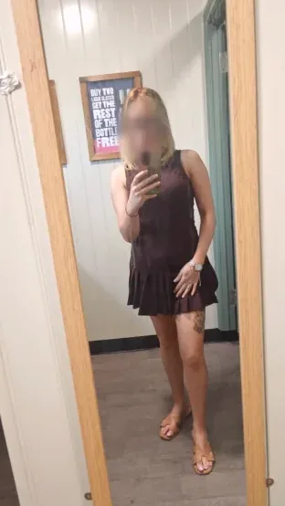 Lauren, 36