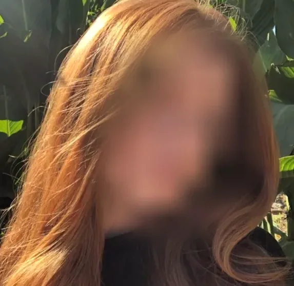 Lauren, 23