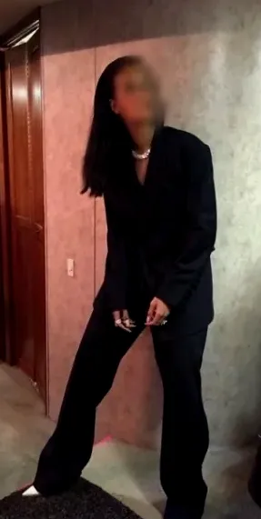 Lotte, 23
