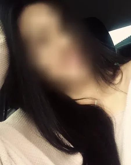 Mila, 34