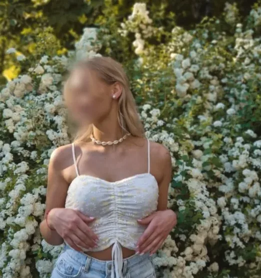 Olivia, 32
