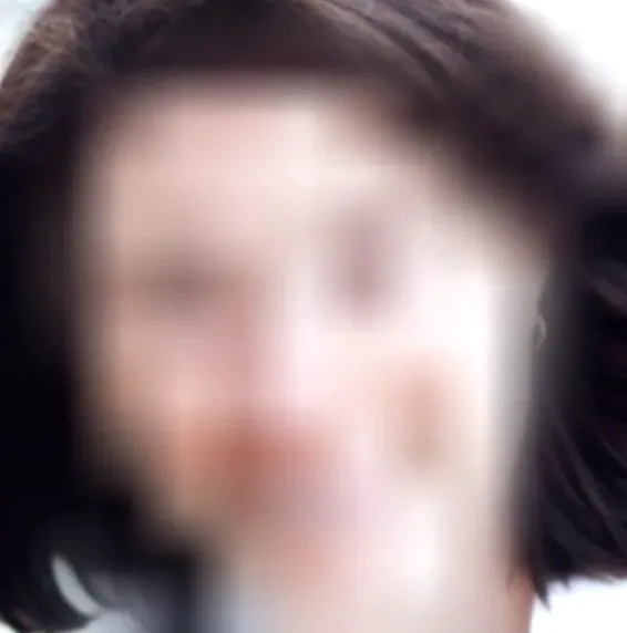 Sandra, 40