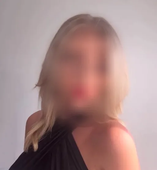 Vera, 32