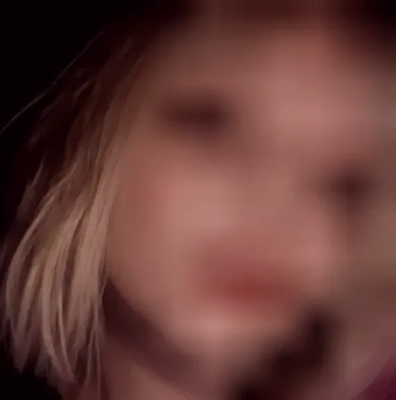 Wendy, 19